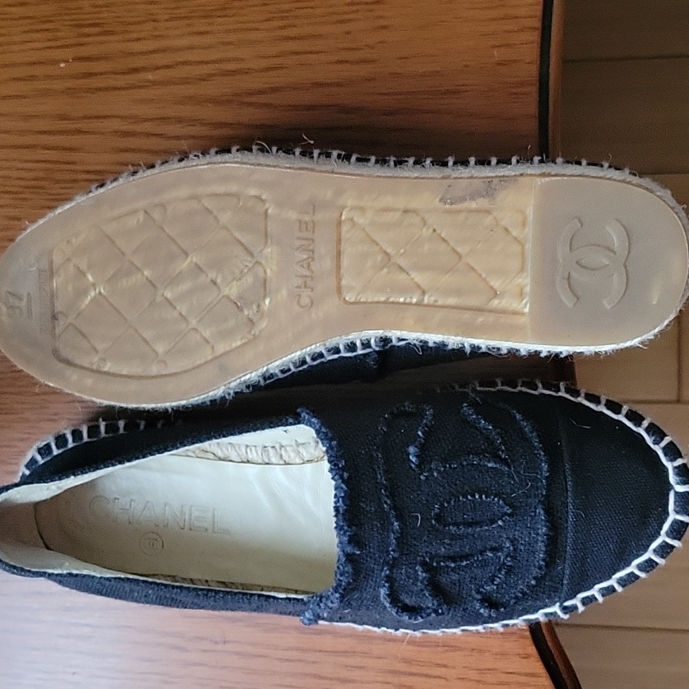 Chanel classic logo shoes size 7 - Picture 7 of 14